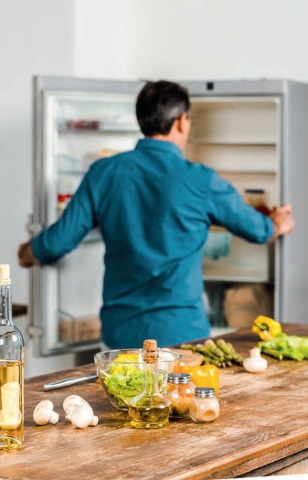 Zdj 2. Wygodne korzystanie z lodówki, spiżarni i szaf na produkty